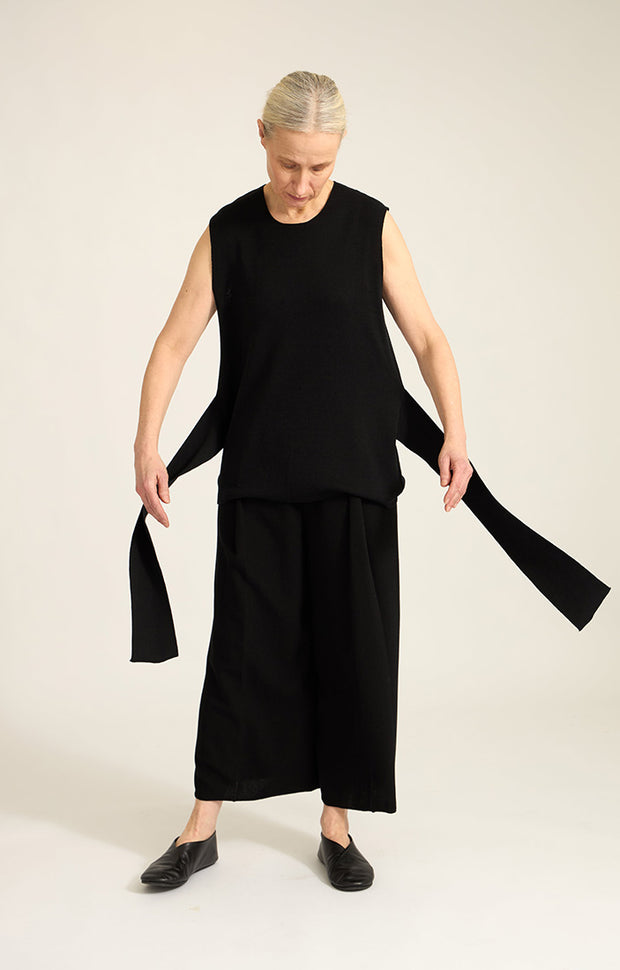 Woman wearing Tarra Cotton Top in Black