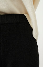 Axeli Trousers in Black