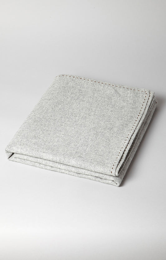 Suo Throw in Soft Grey & Brown